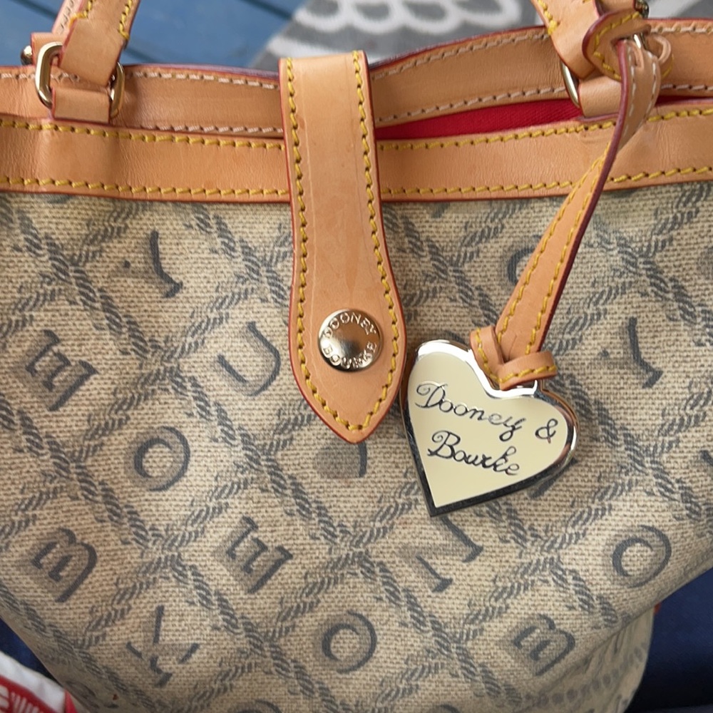 Dooney & bourke - Picture 8 of 9